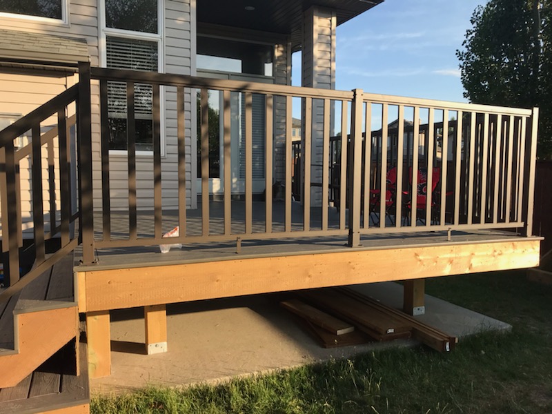 High-End Deck with Aluminum Railings